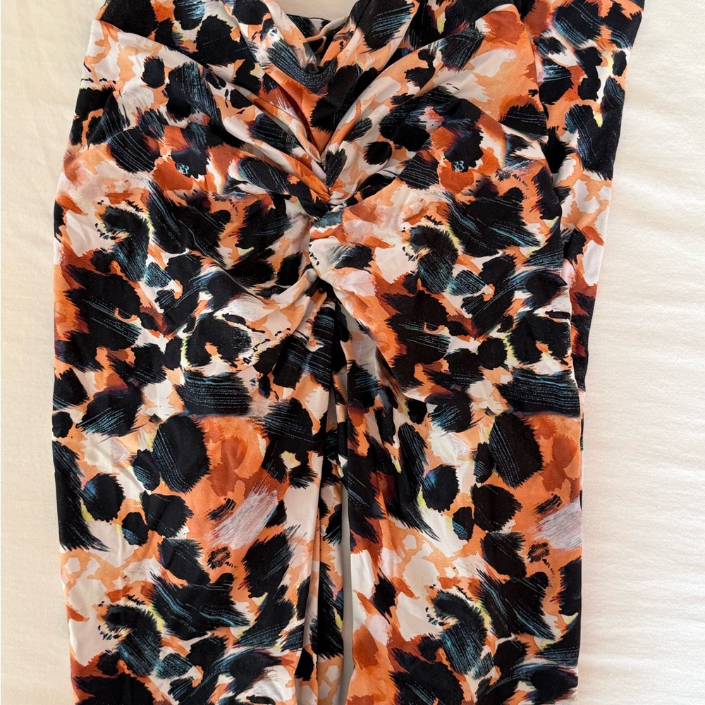 Colorful Abstract Print Shorts - Picture 4 of 4
